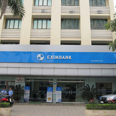 Đối tượng lừa đảo đến Eximbank Long Biên rút 500 triệu