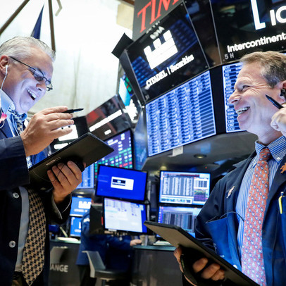 Đón nhận thông tin tích cực về vắc-xin, Dow Jones tăng hơn 200 điểm, khởi sắc 4 phiên liên tiếp