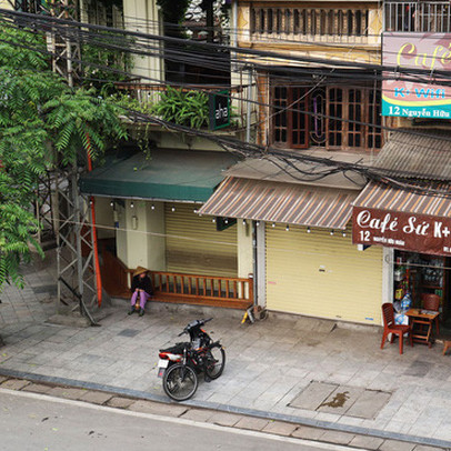 "Đóng băng" hoạt động gần 2 tháng, hàng loạt quán cà phê Hà Nội rao bán, đại hạ giá 4-5 lần