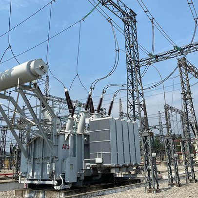 Đóng điện dự án nâng công suất trạm biến áp 220 kV Sơn Hà, vượt tiến độ 7 tháng so với kế hoạch