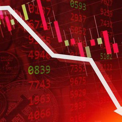 Dow Jones mất hơn 800 điểm, Nasdaq giảm gần 4%