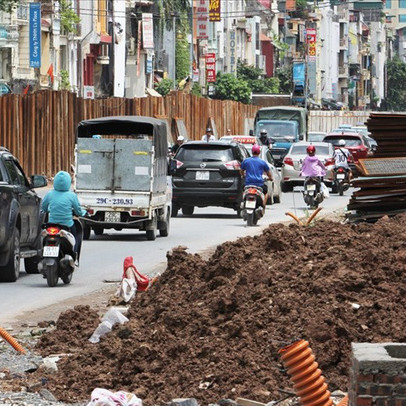 Dự án cầu vượt An Dương chậm tiến độ, nhiều hạng mục vẫn ngổn ngang