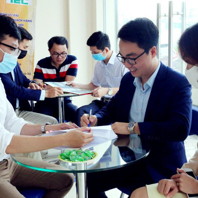 Dự án nhà ở xã hội IEC Residences Tứ Hiệp chính thức ký hợp đồng mua căn hộ với khách hàng