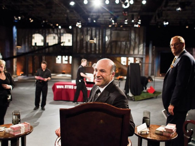 Đừng vội trách Shark Bình trước khi xem qua phiên bản “chuẩn gắt” Kevin OLeary từ Shark Tank Mỹ: Gọi sản phẩm của thí sinh là “cục phân”, khiến hàng chục nhà sáng lập khóc nức nở - Ảnh 2.