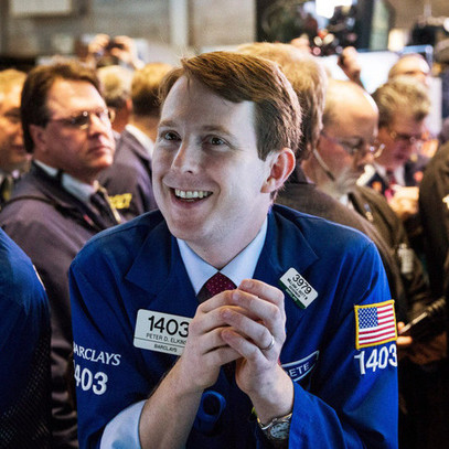 Được thúc đẩy bởi nhóm ngân hàng, Dow Jones trải qua tháng 6 thăng hoa nhất trong vòng 80 năm