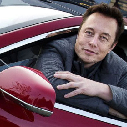 Elon Musk sẽ gửi tặng David Einhorn "một hộp quần short" để an ủi vì quỹ đầu tư của ông lỗ nặng khi bán khống cổ phiếu Tesla