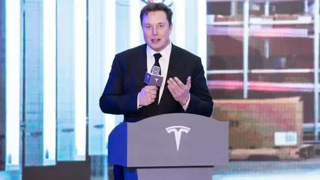 Elon Musk thừa nhận các hãng xe Trung Quốc là đối thủ lớn nhất của Tesla, khen là 'đối thủ xứng tầm thế giới'