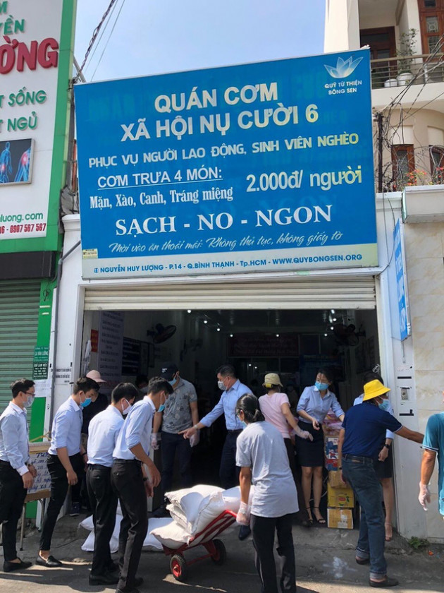 Eximbank tiếp tục ủng hộ 500 triệu đồng tiếp sức cho BV Bệnh Nhiệt đới Trung ương - Ảnh 2.