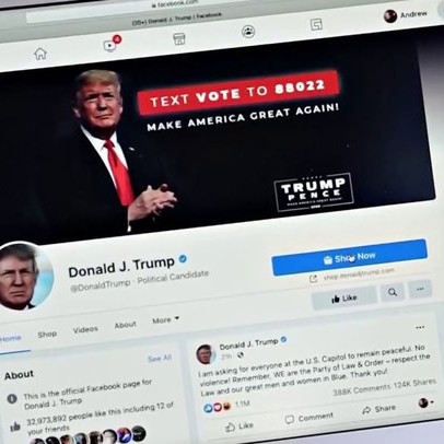 Facebook sẽ mở lại tài khoản cho cựu Tổng thống Trump