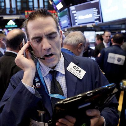 Fed đưa ra thông báo mới về lãi suất, Phố Wall diễn biến trái chiều, S&P 500 chịu áp lực từ cổ phiếu công nghệ