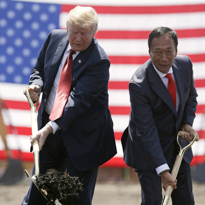 Foxconn cho Tổng thống Trump leo cây?