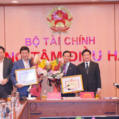 FPT khẳng định năng lực công nghệ, nhận bằng khen từ Bộ Tài chính