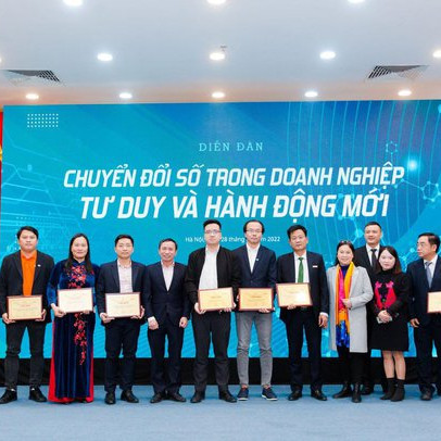 FPT Long Châu được vinh danh là doanh nghiệp chuyển đổi số tiêu biểu 2022