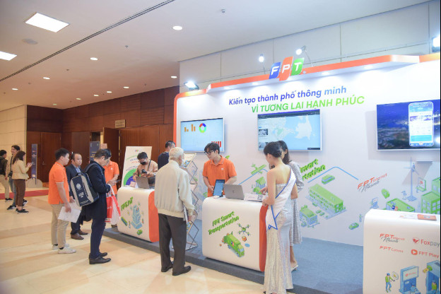 FPT trình diễn hệ sinh thái thành phố thông minh tại Smart City summit 2022 - Ảnh 1.