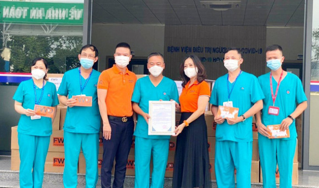 FWD Việt Nam đóng góp hơn 23 tỉ đồng để phòng chống dịch Covid- 19 - Ảnh 1.