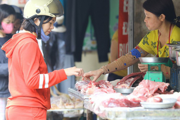 Gần Tết, bà nội trợ càng rầu vì giá heo tăng - Ảnh 6.