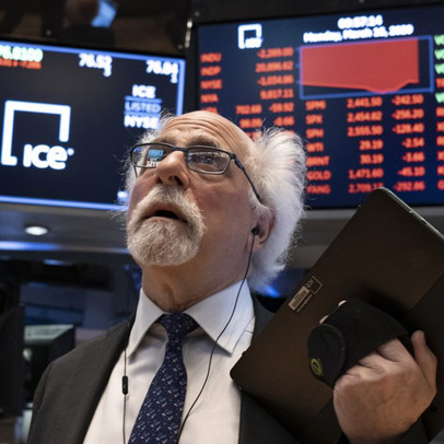GDP sụt giảm chưa từng thấy, Phố Wall chao đảo, Dow Jones có lúc mất hơn 500 điểm