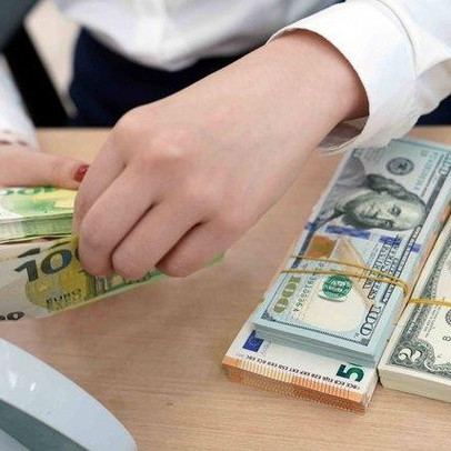 Giá USD ngân hàng bất ngờ tăng mạnh