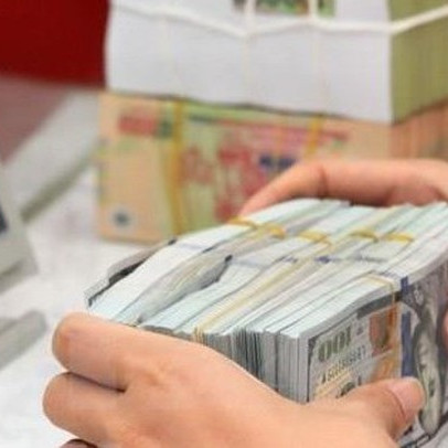 Giá USD ngân hàng ngày 13/10 tăng vọt lên mức kịch trần