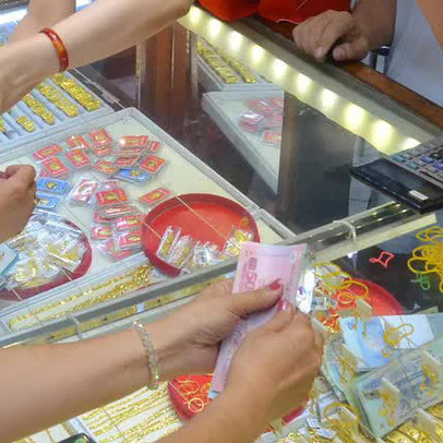 Giá vàng hôm nay 13-5: Giảm sâu trước sức ép USD, trái phiếu Mỹ