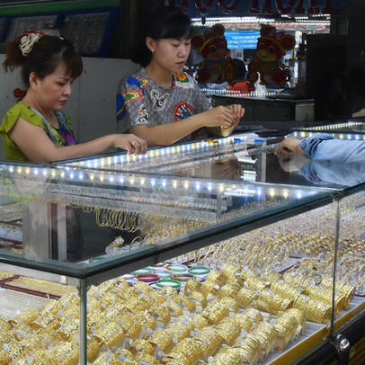 Giá vàng hôm nay 2-3: Giảm sốc sau khi biến động mạnh