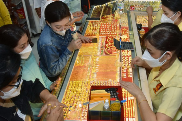 Giá vàng hôm nay 2-5: Vàng nhẫn thấp hơn vàng SJC trên 14 triệu đồng/lượng