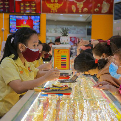 Giá vàng hôm nay 28-7: “Bất động” chờ Mỹ công bố chính sách tiền tệ