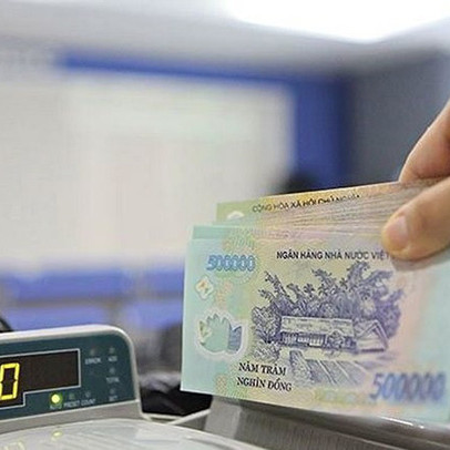 Giá vàng liên tục tăng mạnh, người có tiền nên làm gì lúc này?