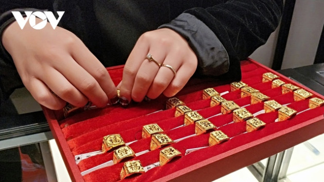 Giá vàng trong nước tăng nhanh, vượt mốc 67 triệu đồng/lượng - Ảnh 1.