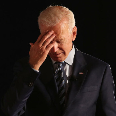 Giá xăng dầu tăng không ngừng và nguyên nhân khiến Tổng thống Mỹ Joe Biden "bó tay"