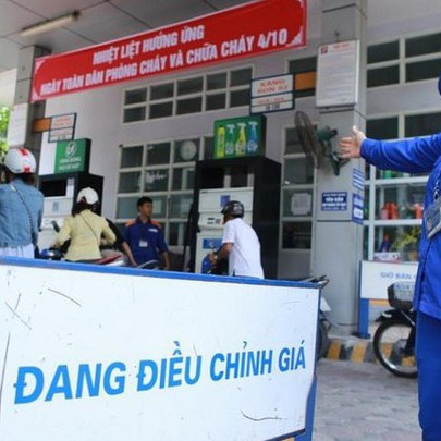 Giá xăng dầu thiết lập kỷ lục mới: Đề xuất tiếp tục giảm thuế có khả thi?