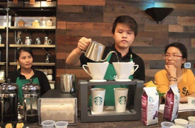  Giải nỗi oan 10 năm của Starbucks tại thị trường Việt Nam: Sử dụng nguyên liệu đắt gấp đôi nhưng vẫn bị chê nhạt nhẽo - Ảnh 4.