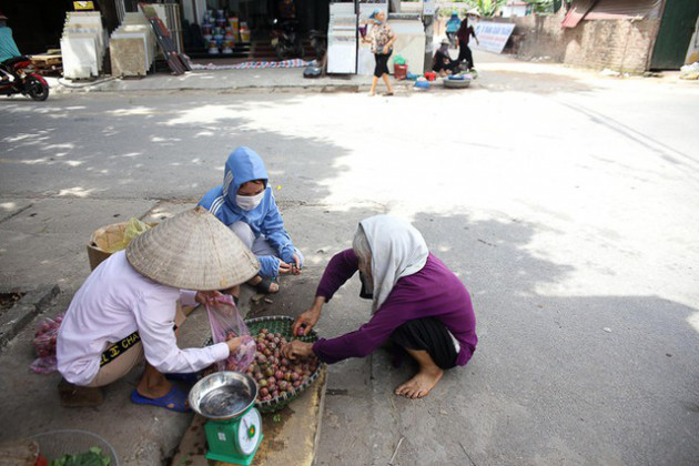  Giáo viên thất nghiệp đi bán hàng rong mưu sinh - Ảnh 4.