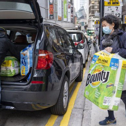 Giấy vệ sinh và khẩu trang - "Tiền tệ" mới ở Singapore và Hồng Kông thời virus corona