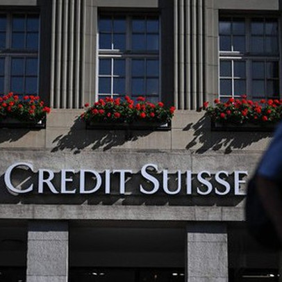 Giới đầu tư hoảng sợ vì lời đồn Credit Suisse phá sản, các chuyên gia nói gì?