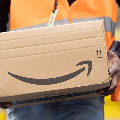 Giữa cơn lốc bán tháo, Amazon là 'hầm trú ẩn' an toàn cho các nhà đầu tư, trở thành cổ phiếu 'vua' của nhóm công nghệ