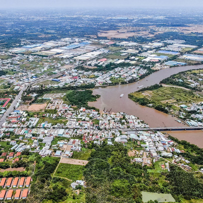 Giữa "tâm chấn" mùa dịch, đất nền vùng ven TPHCM vẫn thu hút những nhà đầu tư nhìn xa trông rộng