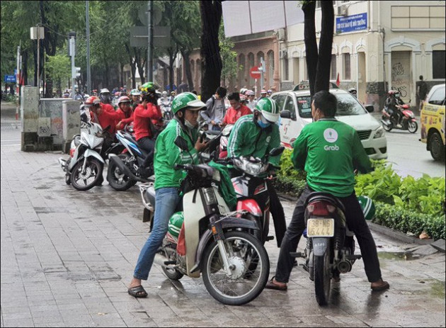 Grab bất ngờ tung GrabNow: Chọn bất kỳ tài xế nào trên đường rồi mới đặt xe - Ảnh 1.