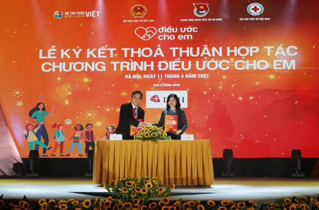 Hai doanh nghiệp của ông Đỗ Minh Phú trao tặng 20 tỷ đồng vào Quỹ Vaccine phòng Covid -19 - Ảnh 3.