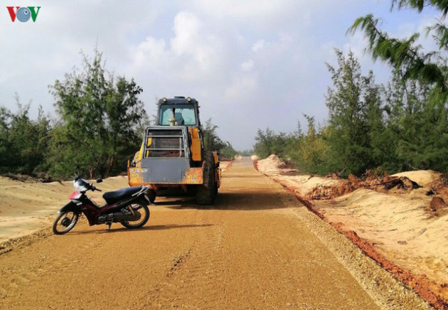 Hàng chục doanh nghiệp điện mặt trời lao đao vì bị “bẻ kèo” chính sách - Ảnh 1.