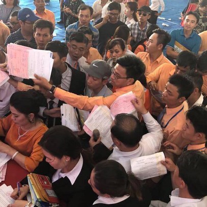 Hàng ngàn xế hộp đổ bộ Long Thành, ồ ạt xuống tiền gom đất, "thổi giá" tăng nóng từng ngày