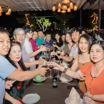 Hàng nghìn du khách thập phương đổ về Regal Legend trong dịp đại lễ 2/9