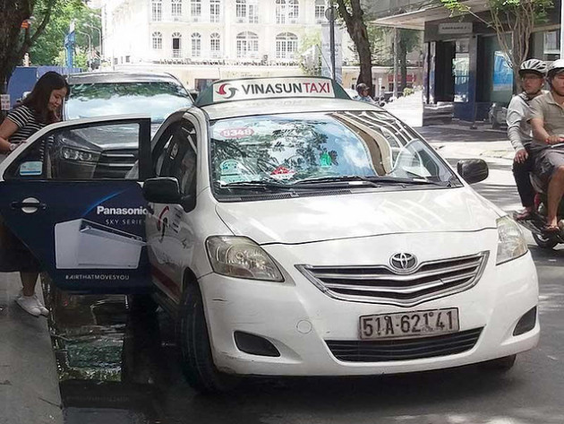 Hãng taxi truyền thống tên tuổi cũng tháo chạy - Ảnh 1.