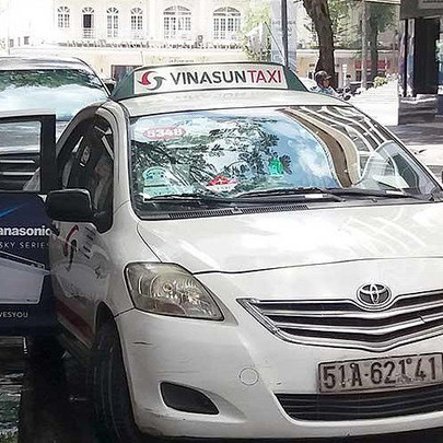 Hãng taxi truyền thống tên tuổi cũng tháo chạy