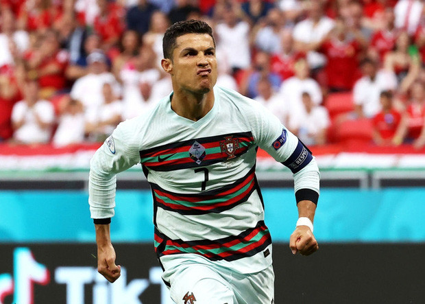 Hành động phũ phàng của Ronaldo khiến nhà tài trợ Euro 2020 bốc hơi 93 nghìn tỷ đồng - Ảnh 3.