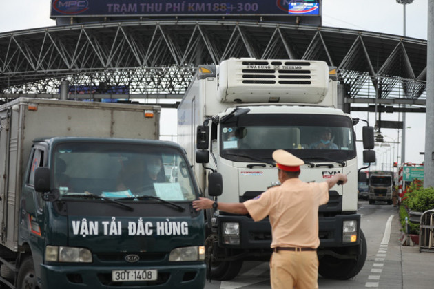 Hệ thống cấp thẻ luồng xanh bị tấn công mạng, phương tiện lưu thông thế nào? - Ảnh 1.