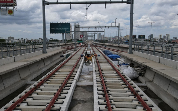 Hiện trạng 11 nhà ga trên cao tuyến Metro ở TP.HCM sau 10 năm thi công - Ảnh 4.