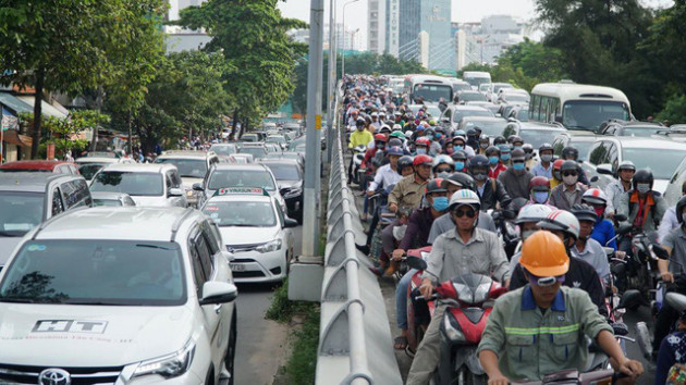 Hiện trường về vụ sập giàn giáo gần nóc hầm Thủ Thiêm, thông tin mới từ Sở Giao thông Vận tải TP.HCM - Ảnh 7.