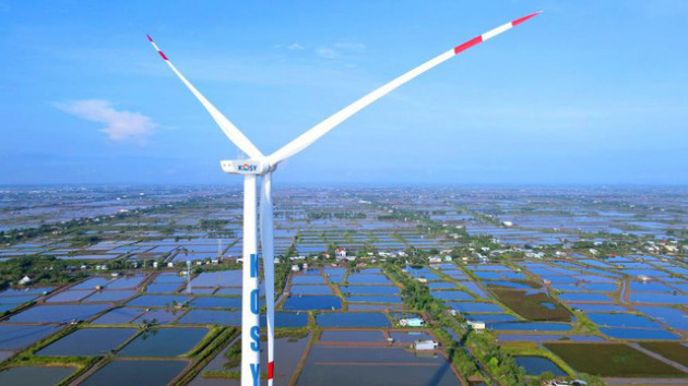 Hoàn thành lắp đặt turbine, nhà máy Điện gió Kosy Bạc Liêu sẵn sàng về đích - Ảnh 2.