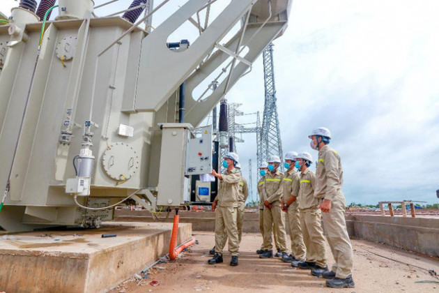 Hoàn thành lắp đặt turbine, nhà máy Điện gió Kosy Bạc Liêu sẵn sàng về đích - Ảnh 3.